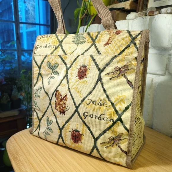 Vintage Handbags - Woven Needlepoint Vintage Tote